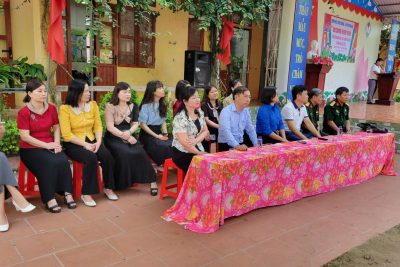 Trường THCS Xuân Đài tổ chức sinh hoạt Chủ đề 30/4