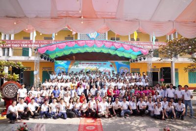 Trường THCS Xuân Đài đón học sinh về Hội khoá