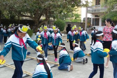 Hoạt động ngoài giờ lên lớp ở trường THCS